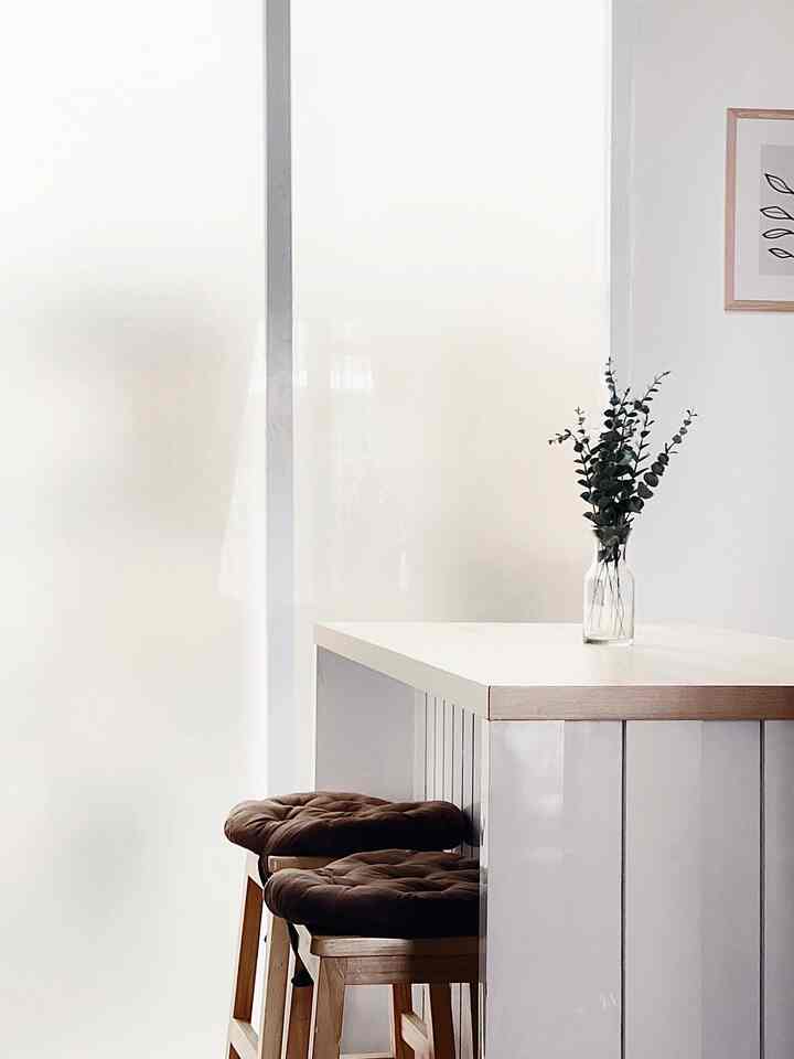 Kei House Color Palette

White - Wood -Black
Palet warna merupakan salah satu elemen penting untuk menentukan ambience suatu ruangan. Kei House memiliki konsep Japandi. Maka dari itu kami memilih warna warna natural. Kami ingin menciptakan ambience yang warm dan cozy. 

Cat eksterior dan interior dominan kami gunakan warna putih sebagai warna basic. Furniture yang kami custom menggunakan warna warna natural wood (HPL dan PVC). Sebagai pemanis untuk mempercantik look interior, kami juga menambahkan warna hitam pada beberapa item dekoratif. 

#CatRumahMinimalis
#WarnaCatRumah
#HomeColorPalette
#InspirasiWarnaRumah
#JapandiInteriorDesign
#JapandiStyle