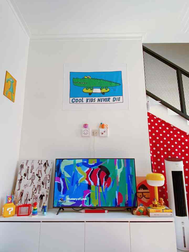 Ohayo 🔴🟡🔵⚪

Palet warna yang kami pilih adalah colorfull, suasana yang ingin dibuat ketika orang datang yaitu fun, karena kami suka suasana banyak warna dan banyak aksen warna disetiap sudut.

Kami sangat memikirkan komposisi untuk memadukan warna terhadap rumah kami, lebih dominan dari segi warna merah dan kuning.

#catrumahminimalis
#homecolorpallete
#bauhaushouse
#polkadotcolor
#inspirasiwarnarumah
#narahous