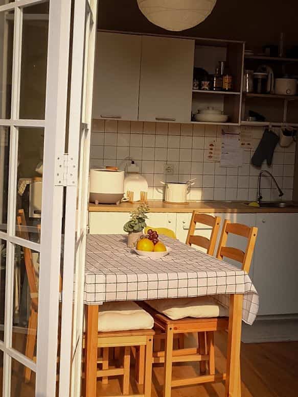 Diruang makan merupakan salah satu tempat berkumpul bersama keluarga, menikmati hidangan dan bercengkerama.
Dining area kami tidak begitu besar namun cukup untuk keluarga kecil kami yang beranggotakan 4 orang.
Dining set JokkMokk dari ikea berbahan kayu solid, kokoh namun harganya sangat bersahat. Kamipun menambah bantal
Dudukan dari ikea di atas kursi untuk menambah kenyaman kami.

Dining area juga dilengkapi pintu kaca lipat yang menghadap taman belakang sehingga sirkulasi udara dan cahaya sangat baik  dan suasana makan bersama keluarga menjadi lebih syahdu dengan semilir angin yang sesekali menyapa.

#MejaMakanJapandi #MejaMakanIkea #MejaMakanJokkmokk #DiningRoomStyling #InspirasiRuangMakan