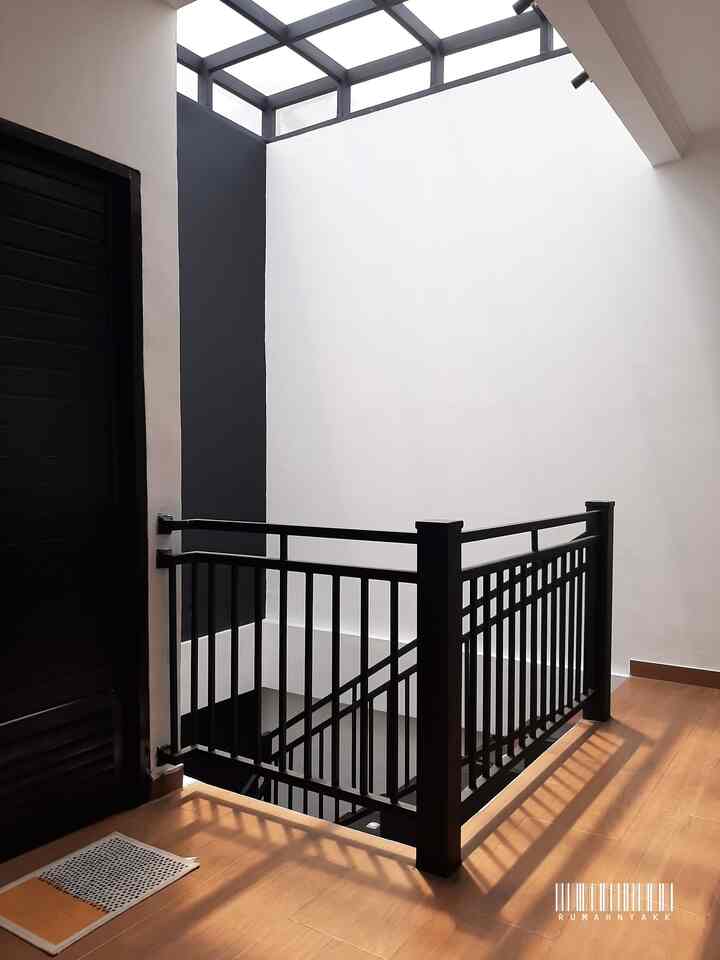 Sebagai penggemar warna monochrome emang udh paling bener sih, karena pilihan warnanya adalah warna2 aman yg tak lekang waktu, dimix n match juga bikin adem & estetik dan selalu masuk disegala tempat & type, mau rumah industrial, rumah japandi, rumah korea masih bisa masuk 


#homecolorpalette #warnamonochrome #indsutrialstyle #inspirasiwarnarumah #catdalamrumah #hitamputihcoklat #catdindingestetik