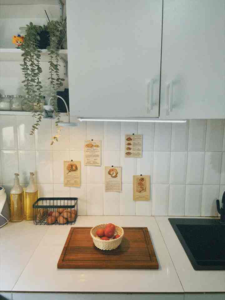 Dapur boomi.nomnom berbentuk letter L berkonsep minimalist. 

#dapur
#kitchenminimalist
#kitchenideas
#kitchen