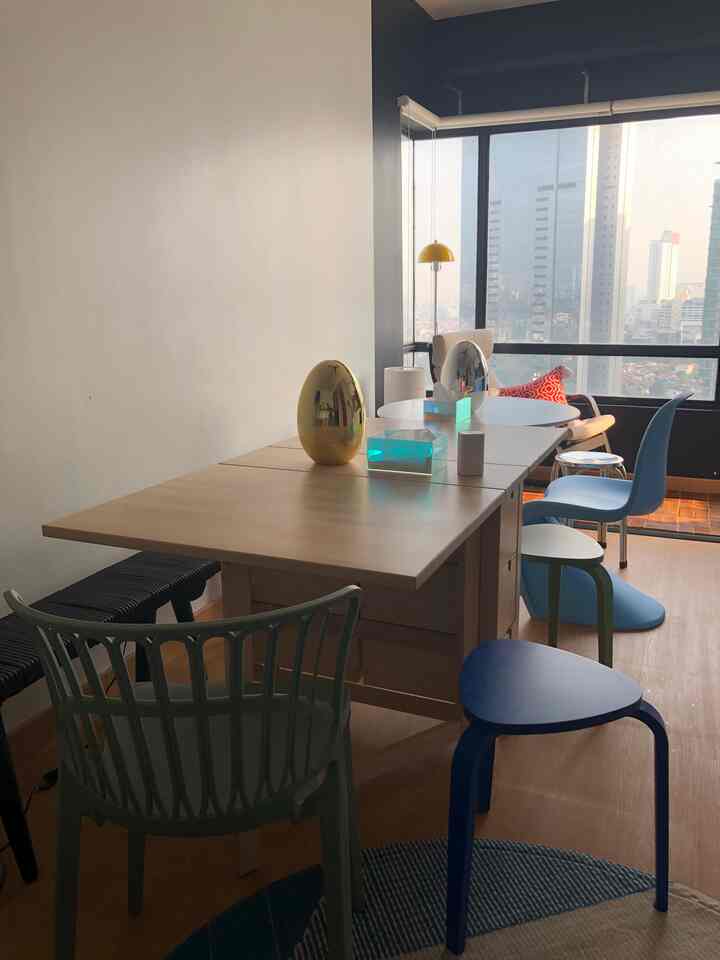 Natural-toned 6-tatami dining room featuring a Norden gateleg table and assorted chairs in a clean layout