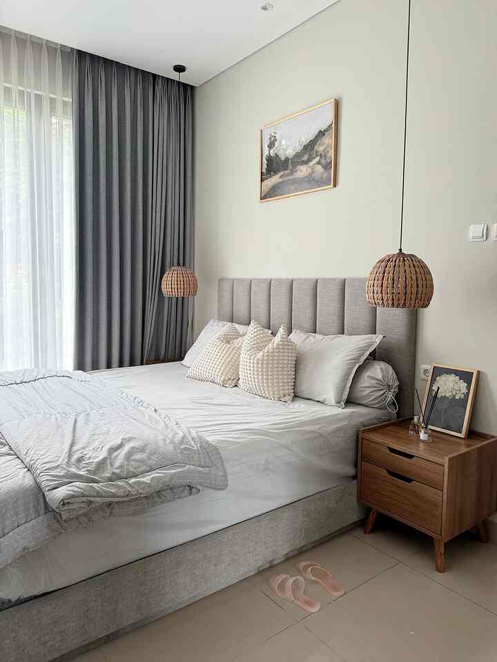 Demi bisa mendapatkan kamar tidur impian. Semua furniture bedroom aku custom ke designer interiorku. Untuk pemilihan warna tetap aku yg pilih supaya inline dgn ruangan lainnya. Dan jadilah kamar tidur versi dirumah.43 🤎✨


#KasurBusa #Dipan #CatRumahMinimalis #WarnaCatRumah #Cat
#BedroomStyling
#MakeOverKamarTidur 