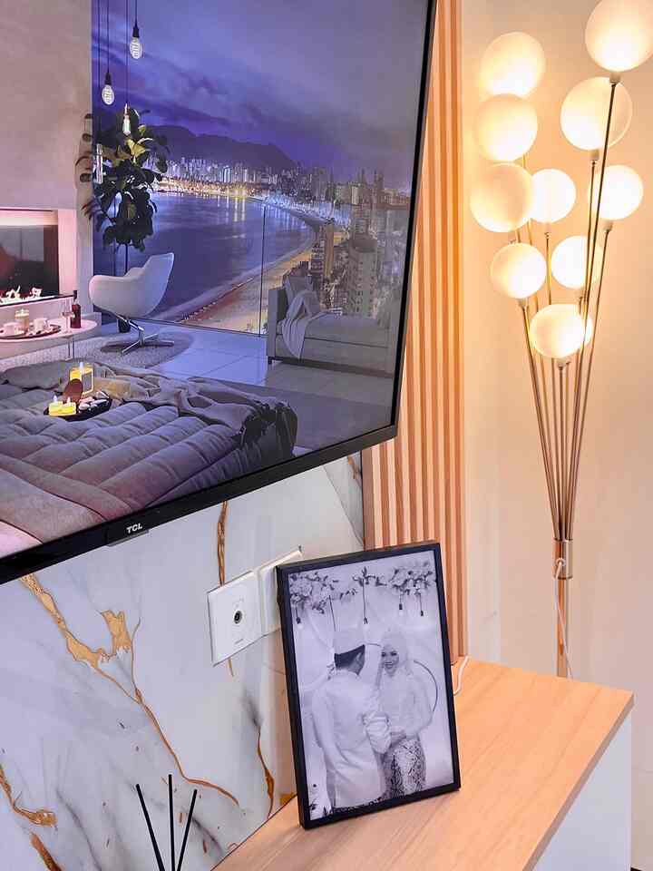 リビングルームをミニマリストのテレビ背景に変身させましょう😊 



#オーガス #ruangtamu #minimalis
#ミニマリストの家 #rumahmodern