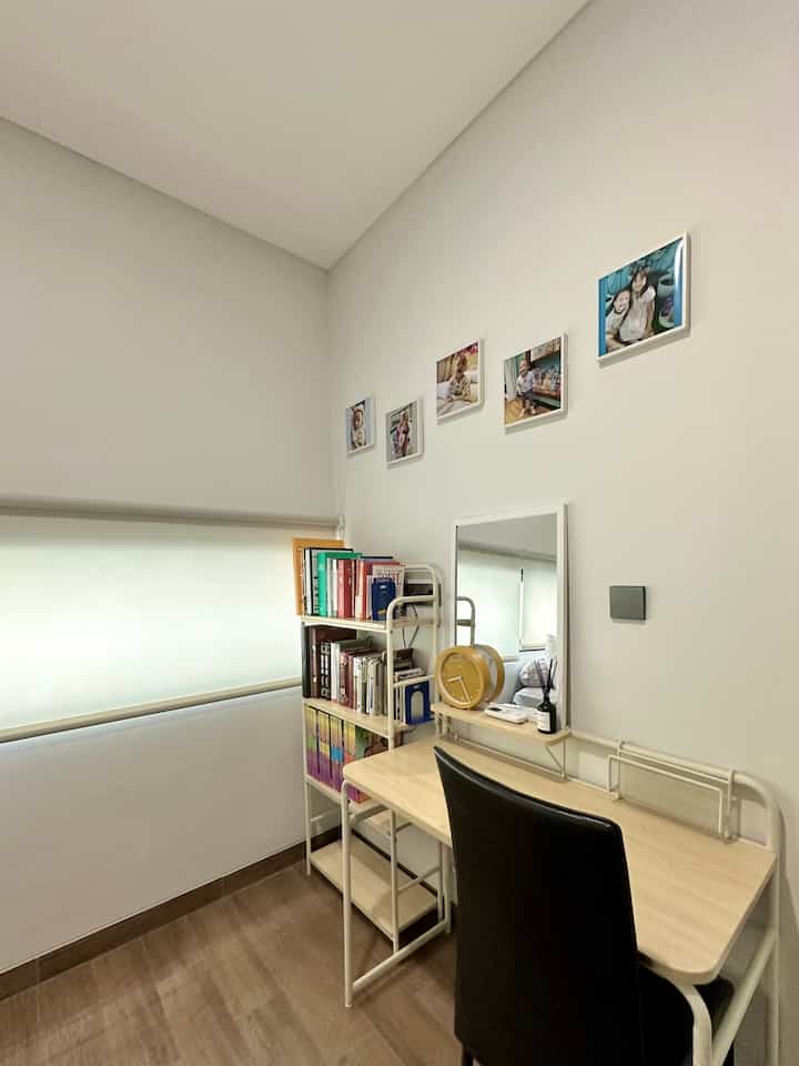 Kids Bedroom 2,5x2,8 meter Inspo ✨
Membuat kamar yang nyaman untuk anak walaupun luasnya terbatas, salah satu tantangan buatku. Karena harus memilih furniture yang pas dan aman buat anak. 

Pemilihan warna menggunakan warna netral supaya terkesan luas. Size dan fungsinya juga memilih yang compact dan multifungsi. Salah satu contohnya dipan anak, aku menggunakan dipan dari IKEA yang bagian bawahnya bisa dijadikan kabinet penyimpanan. Sehingga kamar terlihat rapi dan luas.

#KamarLahanTerbatas
#Kamarminimalis
#Kamarnyaman
#kamaranak
#Kidsbedroom
#BedroomStyling
#BedroomInspo
#MakeOverKamarTidur
#kamarbermain 
#kamaranaklaki-laki 
#Catrumahminimalis
#Homedecor