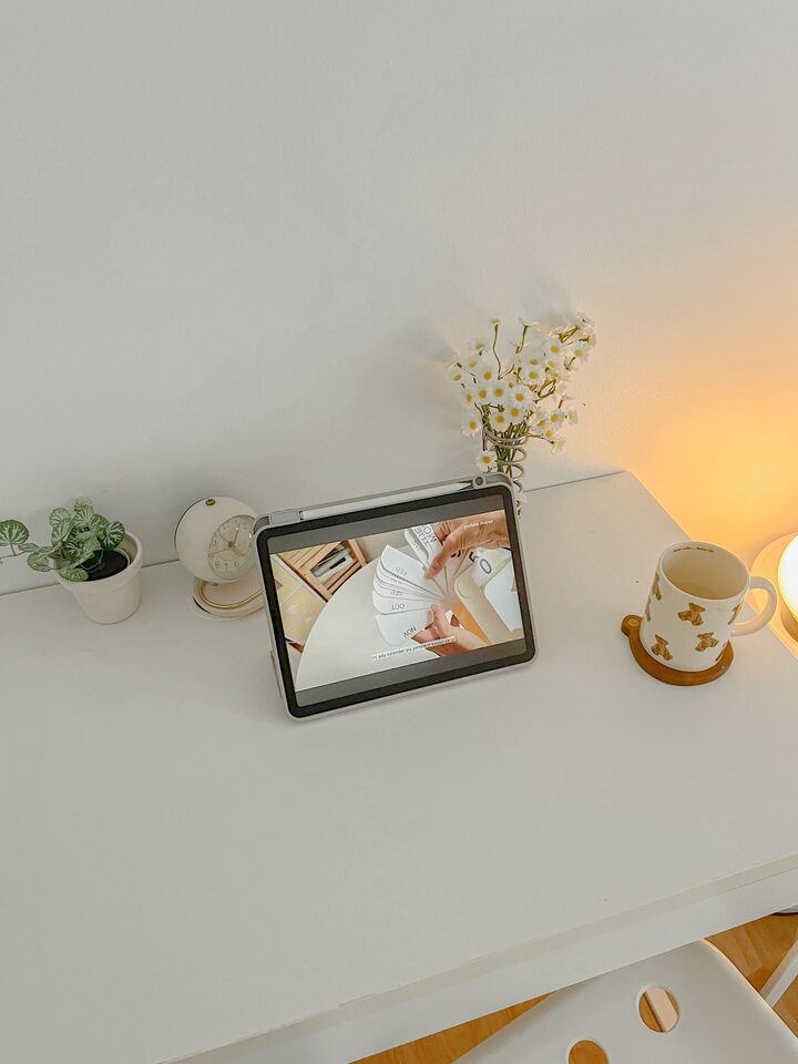 short form carousel card thumbnail