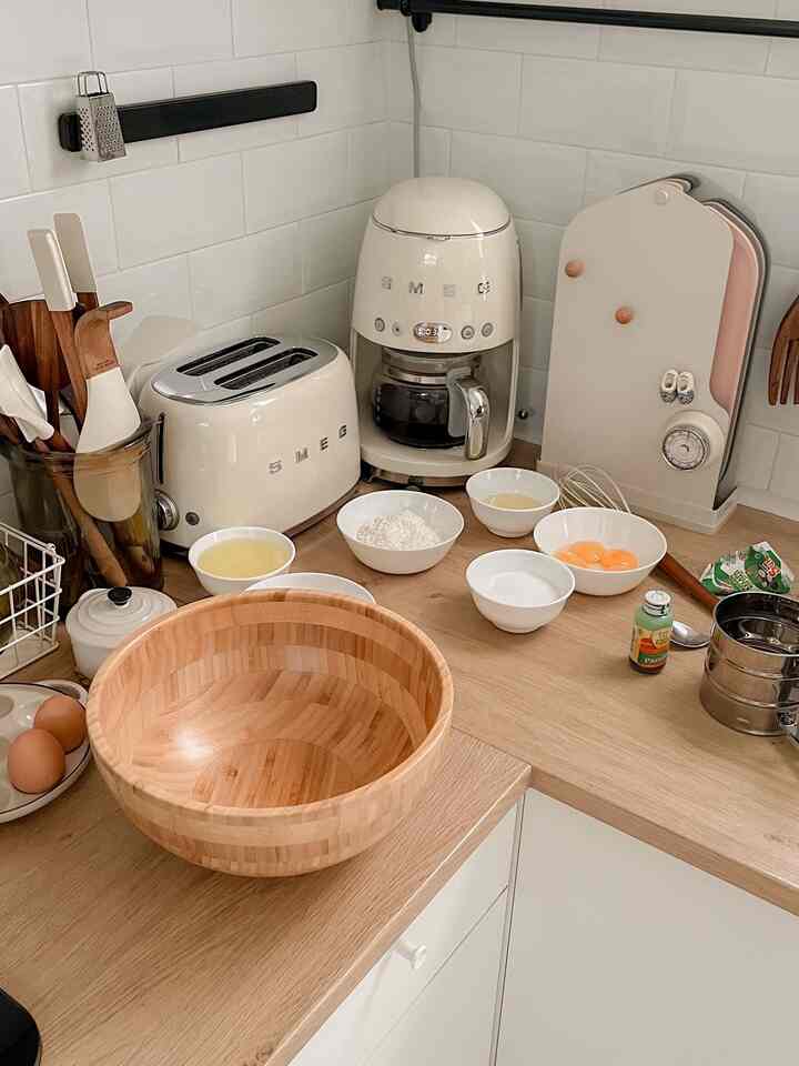 waktu favoritku, baking di dapur ❤️
biasanya sambil dengerin musik atau drakoran ❤️ #KitchenSetMinimalis #KitchenSetIKEA #BakingdiRumah #SantaidiRumah #RuanganFavorit 