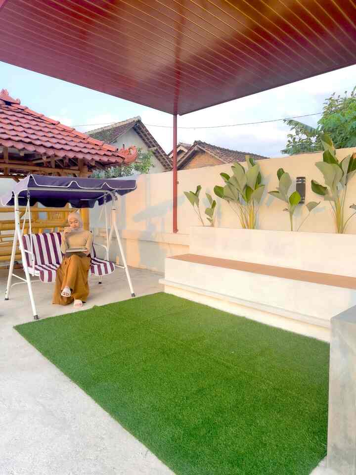 • Backyard; Sore hari • 

Menikmati golden hour sore hari di teras belakang rumah sambil nonton film menggunakan ipad adalah moment terbaik yg kulakukan di rumah ✨🤍
Dan ditemani dengan ditemani suara angin yang menghadirkan suara dari dedauan yang saling bergesekan 🌿

#TamanRumah #KeramikTaman #TanamanTaman #SantaiDiRumah #RuanganFavorit