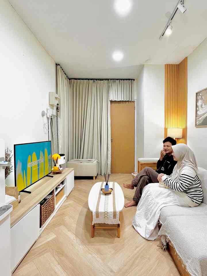 Our Lil House - Rumah Keluarga Kecil

Rumah mungil yang nyaman untuk keluarga kecil kami, di desain senyaman mungkin dari perintilan rumah yang senada, ambience pencahayaan yanh hangat, rumah yang rapih dan juga tambahan wewangian pewangi ruang yang segar dan wangi.

#sofabedminimalis #mejatv #coffeetable #wallpanel #lantaivinyl #SudutNyamanKeluarga #RuangFavoritKeluarga