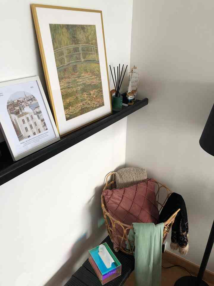 Benda dekor memang bisa membuat suasana ruangan lebih hidup

jika jumlahnya terlalu sedikit, ruangan menjadi tidak segar dan steril

jika terlalu banyak, jadi terkesan tidak tertata & berantakan

selain jumlah yg pas, warna juga bisa menentukan mood ruangan, kombinasi warna yg sesuai bisa menambah kenyamanan ruangan

#decoritems #walldecor #frame #pictureframe #Bingkaifoto #barangdekorasi 