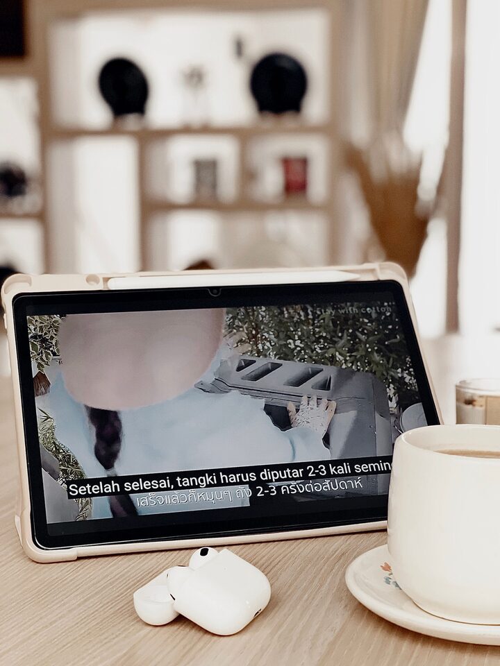 short form carousel card thumbnail