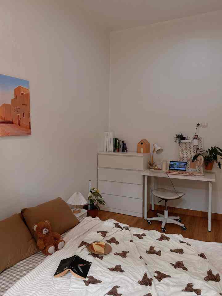 My Cozy Weekend 🤗🤍🏠🥰

Weekend is coming🥰 Hari ini pengen nyantai aja di kamar, rebahan sambil baca buku, ngemil cheese cake dan muterin lagu Bernadya ☺️
Nikmat bangetttt rasanya 🤍🤍
Have a nice weekend teman-teman semuaaaa

#CozyBedroom #BedroomStyling #KamarTidurMinimalis #InspirasiKamarTidur #BedroomInspo #InspirasiKamarMungil 
