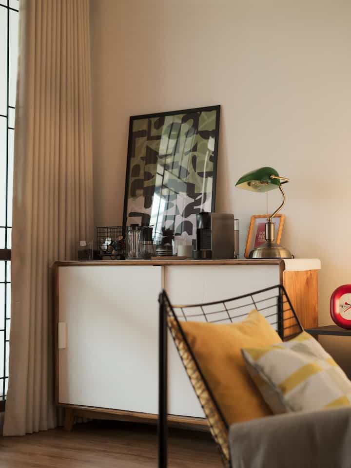 Pojok kopi☕️🫶

#pojokkopi #livingroom #midcentury #cabinetjati #cozyroom #cornerofmyhome