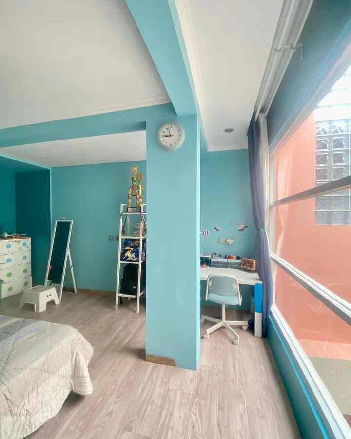 Hai selamat datang di kamar anak laki laki kami.. nuansa biru mendominasi ruangan ini .

#KamarAnak
#KamarAnakLakiLaki
#Houseofchel
#CatKamarAnak
#InspirasiKamarAnak