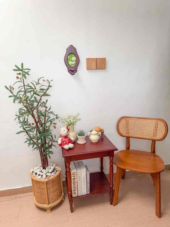 Tempat dimana aku suka untuk duduk bersantai sambil ngobrol atau pun baca buku


#livingroom #livingroominspo #dekorruangtamu #ruangtamu #roomdecor #minimalist #studio #apartment #roomdecorinspo 