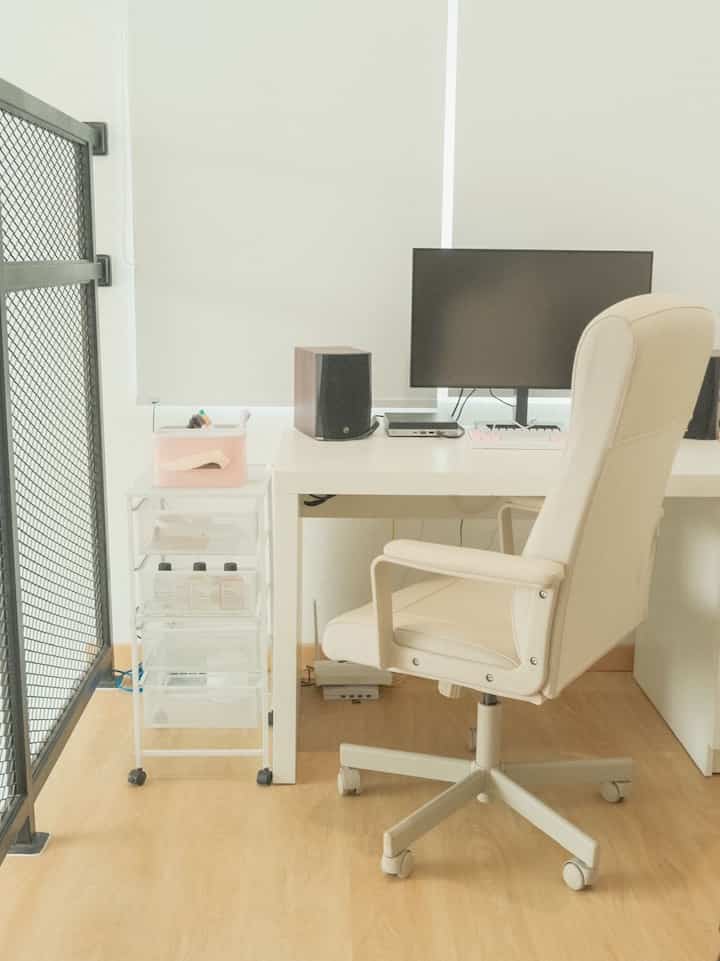 Ide Kantor Rumah Minimalis 🫶🏻

#IdeKantorRumah #KoreanHomeOffice #LantaiSPC #SPCMarvelNaturalPine #IKEAHomeOffice