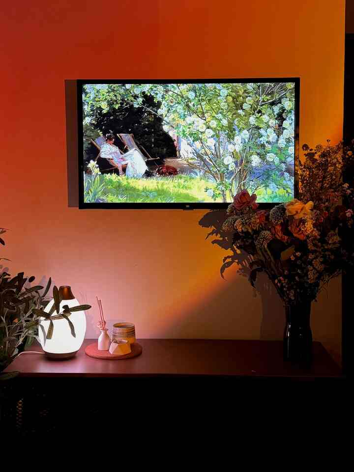 Pada malam hari, suasana seperti ini menjadi hal yang sangat nyaman…

Menyalakan diffuser sambil mendengarkan lagu🤍 

#Livingroom #Inspirasiruangtv #MejaTV #IndustrialHome #MejaTVIkea