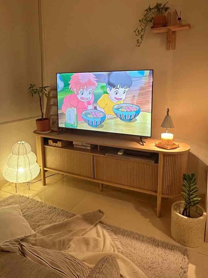 Tempat kita berbagi kehangatan dengan keluarga dan sahabat terdekat ☕️🍵
Pastinya tempat yang paling nyaman untuk kita bercanda  #selimut #candlewarmer  #RuangFavoritKeluarga