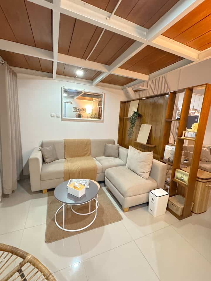 • Top 4 - Pembelian terbaru bulan ini • 

✨ Artificial Fejka IKEA : untuk menambah kesan natural
✨ Lampu hektogram IKEA : untuk menambah lighting aesthetic di ruang tamu
✨ Tempat sampah greenland : aku pilih ini karena menurutku adanya tempat sampah ini tidak mengganggu pandangan dekorasi ruangan 
✨ Lampu bunga kuncup : untuk mempercantik ruangan dengan kesan warm 
#LampuAesthetic 
#TempatSampahAesthetic
#StandingLamp
#Artificial
#SpillBarangMurah
#RekomendasiProduk
