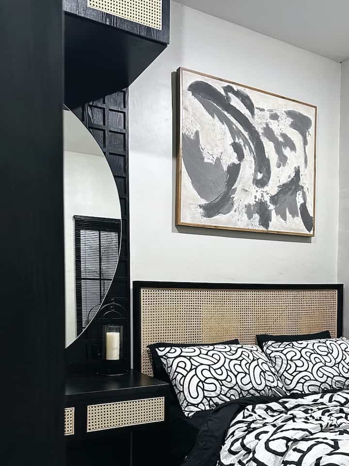 Top 4 pembelian Y.A house bulan ini adalah:

Slide 1: Custom meja rias yang simpel dan sesuai kebutuhan.
Slide 2: Diffuser dengan aroma lavender yang menenangkan di kamar.
Slide 3: Wall moulding senada dengan dipan dan walking closet, yang sudah menjadi wishlist kami.
Slide 4: “Call It Home”, buku yang menginspirasi dekorasi rumah kami.


#spillbarangmurah #rekomendasiproduk
#HomePurchases #CustomFurniture #Aromatherapy #InteriorDesign #Wishlist #HomeInspiration #DecorIdeas #LavenderDiffuser #WallMoulding #CallItHome