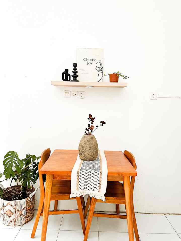 Kalo nyari barang top 4 di rumah alfa kayaknya tetep milihny brg ini , mulai dari meja makan kayu yg minimalis menyesuaikan ruangan dapur yg kecil , standing mirror ter estetik versi kami sampe ketemu bangku rotan yg ga pasaran, dan rak buku yg mau di tempatin dimana aja masuk nambah kesan cantik di sebuah ruangan. Selain best deal harga ,best deal decoratif 🩵Semoga bisa meninspirasi 🩵
#spillbarangmurah
#rekomendasiproduk
#kitchenset
#standingmirror
#standingmirrorrotan 
#kursirotan #bangkurotan 