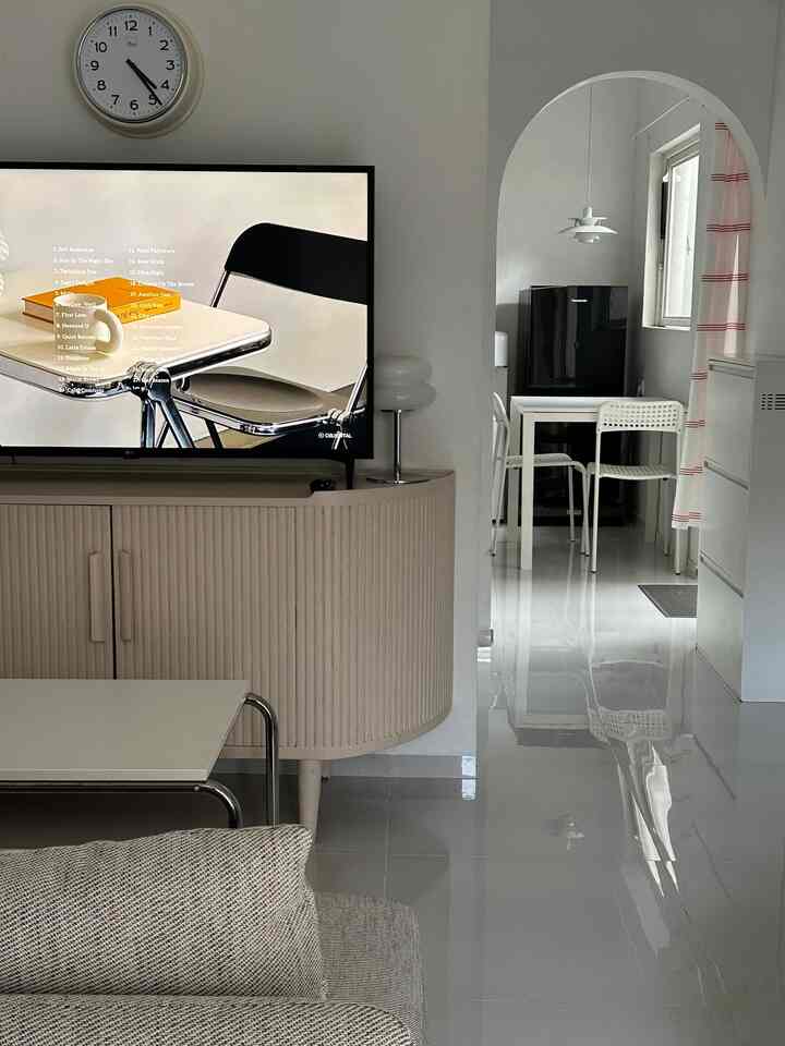 Top 4 New Items at Home🛒✨
• jam dinding vintage
• cover sofa soderhamn
• tray organizer
• table cloth (dipakai jadi gorden pembatas ruangan)
#JamMinimalis #SofaMinimalis #Tray #Rakserbaguna #rakminimalis #SpillBarangMurah #RekomendasiProduk