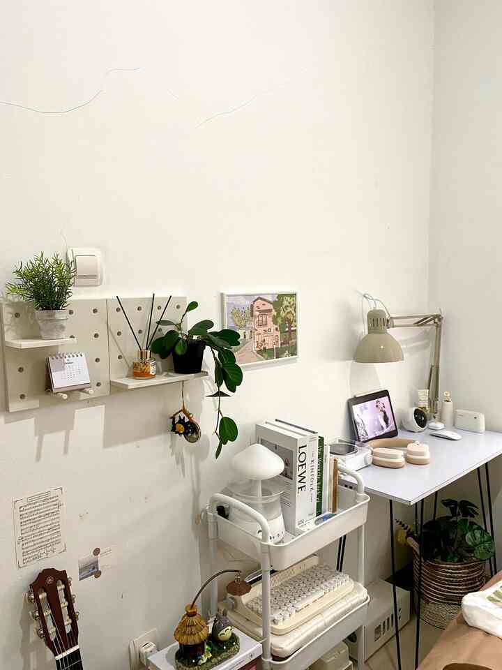 Top 4 pembelian barang dekorasi terbaru yang terbaik di area tempat kerja

🌿Bunga artificial dari dekoruma yang mini ini bisa sebagai pajangan di rak dinding.
🌿Buku Dekorasi sering sekali aku beli sebagai tambahan untuk dekor ruangan supaya lebih minimalis
🌿Jam Emoticon lucu, selain aesthetic jam ini juga worth it sekali sebagai pajangan 
🌿Bunga artificial daun monstera untuk menambah suasana yang lebih segar di ruangan

#DekorasiAesthetic #TanamanArtificial #SpillBarangMurah #RekomendasiProduk

