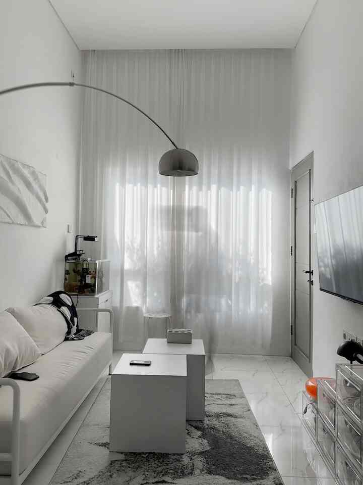 ini caraku memaksimalkan ruangan 👀✨
-
menggunakan cat berwarna putih , memilih furnitur yang berwarna cerah atau transparan , menggunakan furniture yang mudah ditumpuk , memanfaatkaj lahan kosong sebagai penyimpanan atau berfungsi lainnya seperti kursi semen


#ruanganterbatas #nevertoosmall #vitraseantitembus #karpet #warnacatrumah #mejaakrilik #kursi
 
