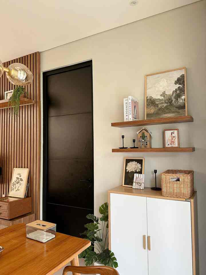 Perintilan🤎

Sekecil apapun perintilan means a lot bagiku. Bikin looks jadi keliatan lebih manis & ga terlalu polos aja gtu😄 

#Homedecor #Ambalan #AmbalanKayu
#Gantunganestetik
#LivingRoom #RuangTamu
#HPL #WallpaperTV #WallpanelTV
#WarnaCatRumah #Cat #Bandung #Cimahi
#RumahCluster #RumahDeveloper 