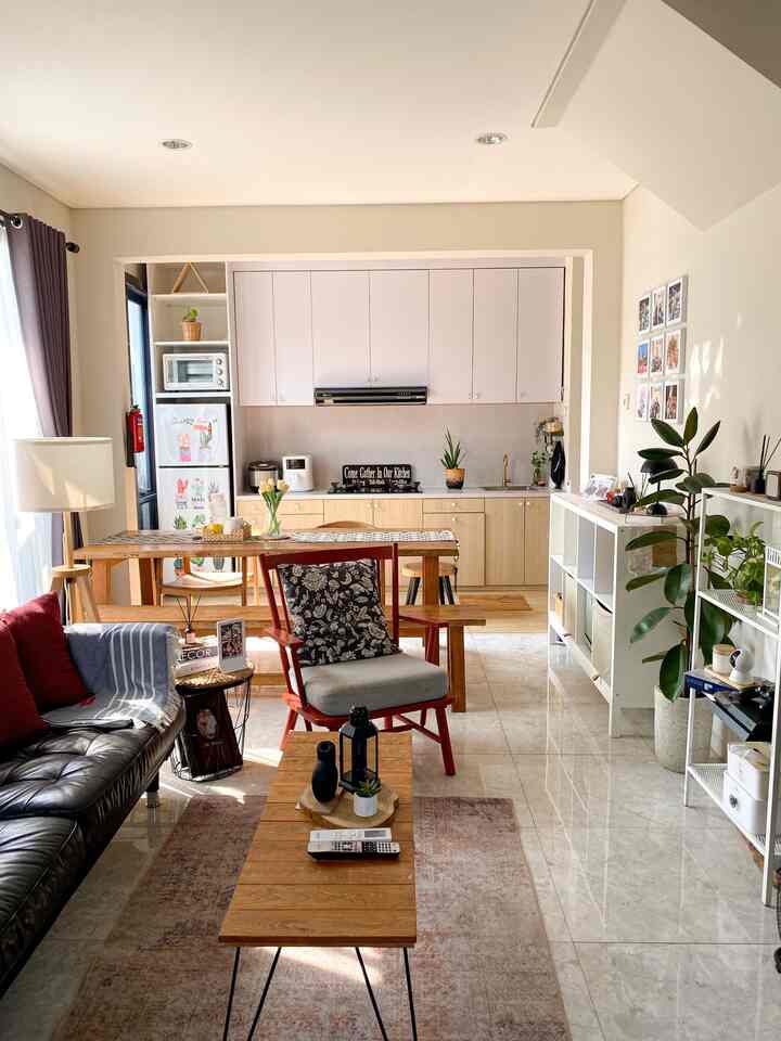 Menara ruangan pada area terbatas mempunya kesulitan tersendiri , kalo terlalu banyak barang / furniture area terbatas bisa terasa sempit

Jadi pilih funiture atau dekorasi sesuai kebutuhan , dan disesuaikan dengan tema akan di terapkan

Atur setiap furniture pada jarang yang tepak , dan berika area yang cukup untuk mobilitas 

#lampulantai #lampuikea #dekorasiruangtamu #ruangterbatas #nevertoosmall #segehouse