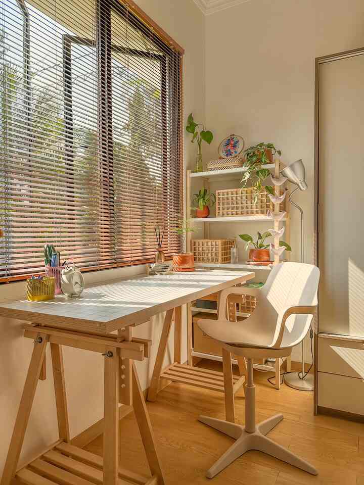 Sometimes in some rooms, we often find wasted corner areas, because it is rather difficult to fill with furniture because of its awkward shape in terms of size, or because of the window position like the corner of my workspace. 

My way of outsmarting this strange space so that it can be filled, first I measure the empty space. After that I look for shelves that are close in size or fit into the area. I deliberately looked for minimalist and open shelves because there is an electrical point there. 

Luckily I found a shelf from IKEA EKENABBEN whose dimensions fit perfectly. 

For the decoration, try not to be too full. Because these are open shelves, the TIP to make it look neat is to use several storage boxes. To add a fresh and beautiful impression because this is an area with lots of light, I added live ornamental plants. 

#limitedspace
#nevertoosmall
#openshelves
#workspace
#whitewood
#studytable
#worktable