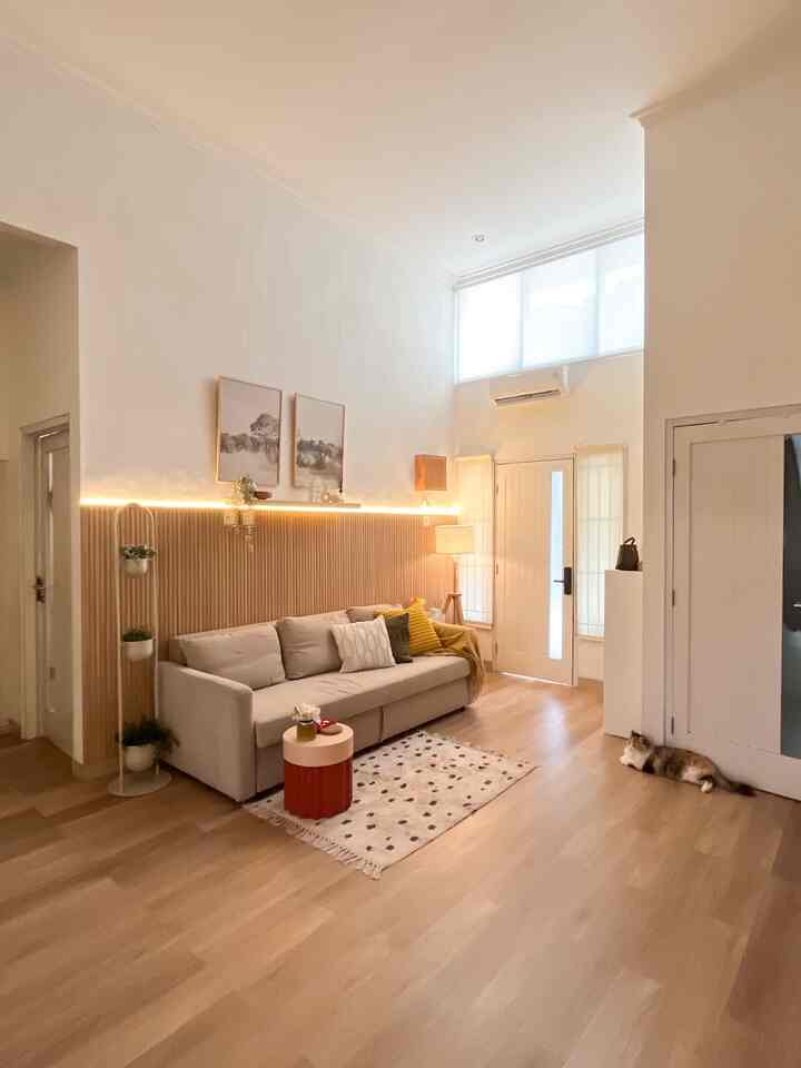 Halo dari ruang tamu kami ❤️ #TeamIKEA #ikea #sofabed #ruangkeluarga #livingroom