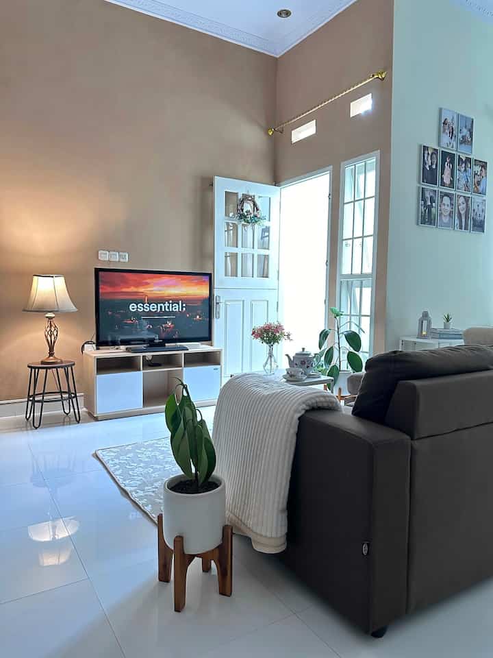 •Simple Moment, Perfect Vibes•

A cozy afternoon at home, soft rain tapping on the windows, the sky cloudy and calm. Sitting in my comfy living room, sipping warm tea, and letting the music fill the air.

Wanna join Me?

#CozyAfternoon #RainyDayVibes #HomeComforts #LivingRoomChill #WarmTea #HomeDecor #RelaxAndUnwind #SmallSpaceLiving #MusicAndTea #InteriorInspo #MeTime