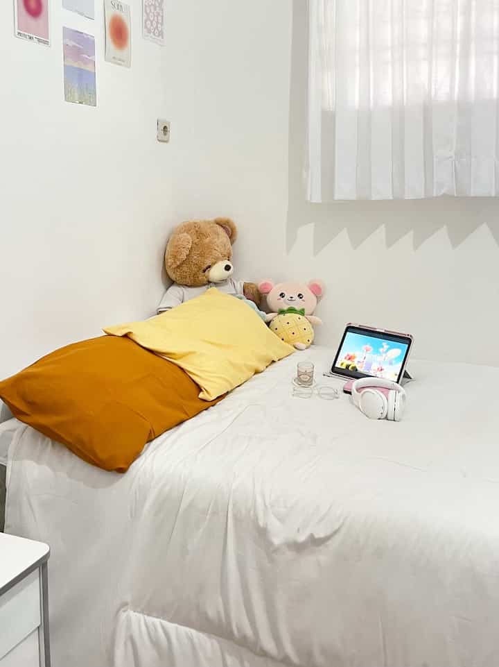 my fav place 🛌

#kamartidur #sarungbantal #boneka #bedcover #roomdecor #roomstyling