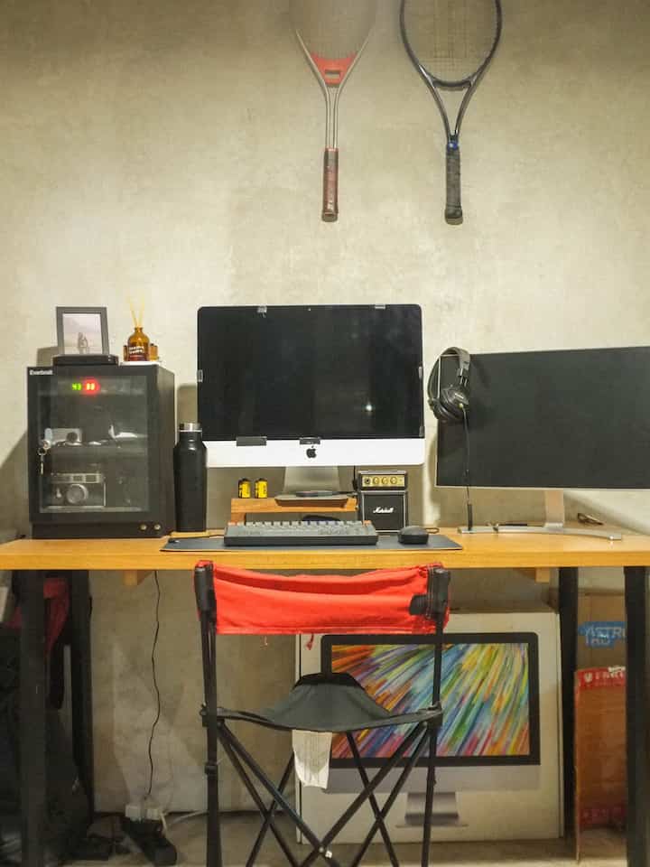 Set up ruang kerja yang sebenernya dipake jadi ruang gaming, kebanyakan main gamenya kalo disini dari pada kerja 🤣
#RumahIndustrial
#RuangKerja
#RuangGaming
#SetUpMejaKerja
#RuangHobby