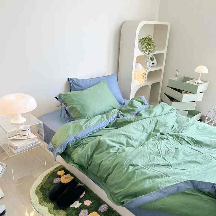 suasana siang & malam 👀

#Penataan Kamar Tidur
#MakeOverKamarTidur
#DipanKasur
#SpreiEsthetik
#KucingMakanEstetika
#KarpetEstetika
#LampuEsthetics