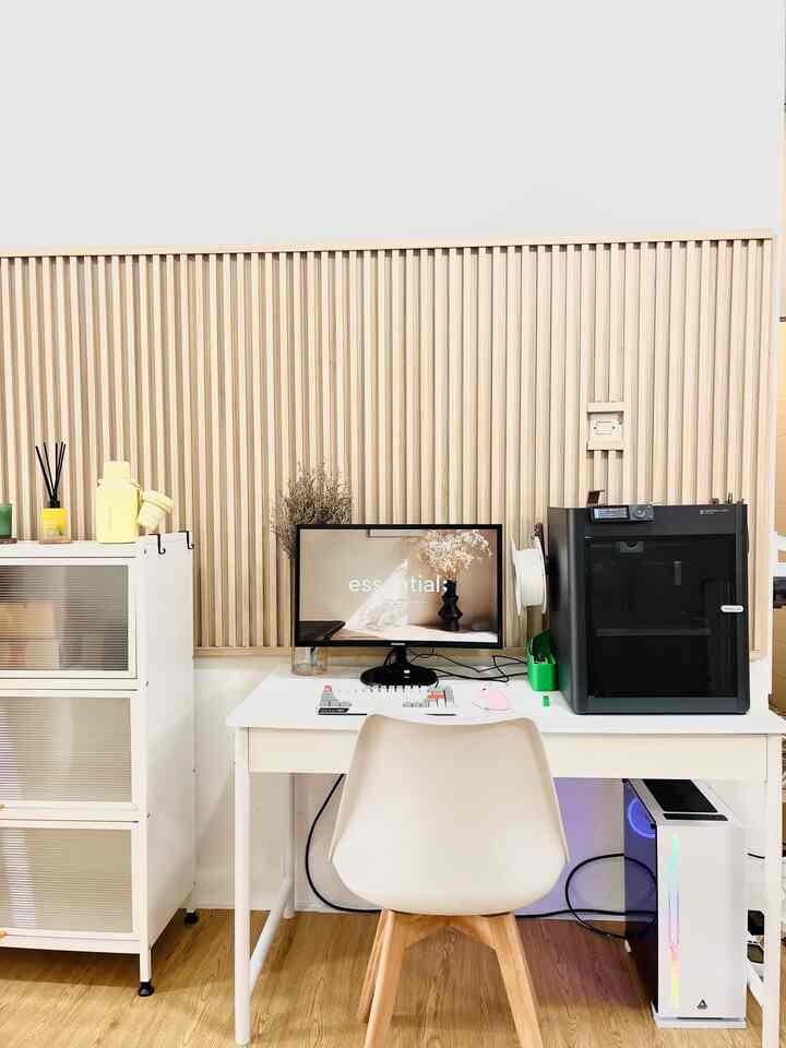 Our Lil House - Transformasi Kantor

Pada renovasi kantor, kami menambahkan lantai vinyl karena sebelumnya lantainya hanya di semen saja. Dan untuk dindingnya kami cat ulang dengan warna putih yang lebih bersih, dan di tambahkan wallpanel agar tidak terlalu sepi. Perbedaan hasilnya sangat jauh lebih nyaman setelah di renovasi! Menjadi lebih nyaman dan hangat😊✨

#Transformasikantor #makeover #lantaivinyl #wallpanel #kantordesain #inspirasidesain