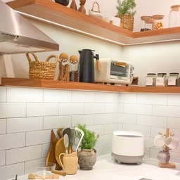 Kantornya Ibu-Ibu. Jantungnya rumah “Dapur”. Dekor dapur gak boleh kalah cantik dari ruangan yang lain ya bu-ibu, biar tambah semangat masaknya 🫶🏻🫶🏻
#dapur #kitchen #DapurKayu #dapurminimalis #dapurcantik 