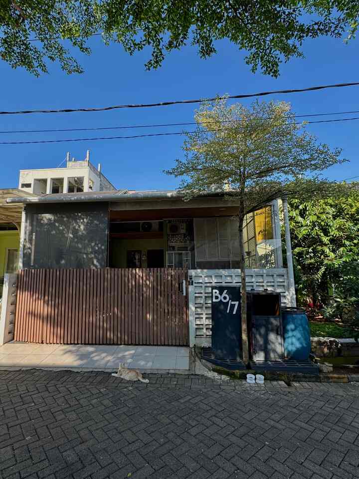 Inspirasi pagar rumah WPC

Penggunaan WPC Duma untuk pagar selain looksnya menyerupai kayu tapi lebih awet. Ukurannya juga ada banyak bisa disesuaikan dengan selera masing2. 

#PagarMinimalis #PagarRumahMinimalis 
#PagarRoaster #PagarWPC #InspirasiPagar #PagarStyle