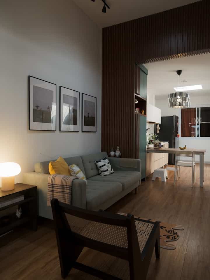 After & Before. Living room sampai kitchen & dining, semua jadi 1 area open space. Kami ingin agar ruangan terasa lebih lega. Jadi area ini kami jadikan 1 tanpa sekat. Rasanya jadi lega banget loh cuma dengan bongkar 1 tembok pemisah aja.

#lantaivynil #kitchenset #warnacatrumah #SmallChangesBigImpact #InspirasiRenovasi