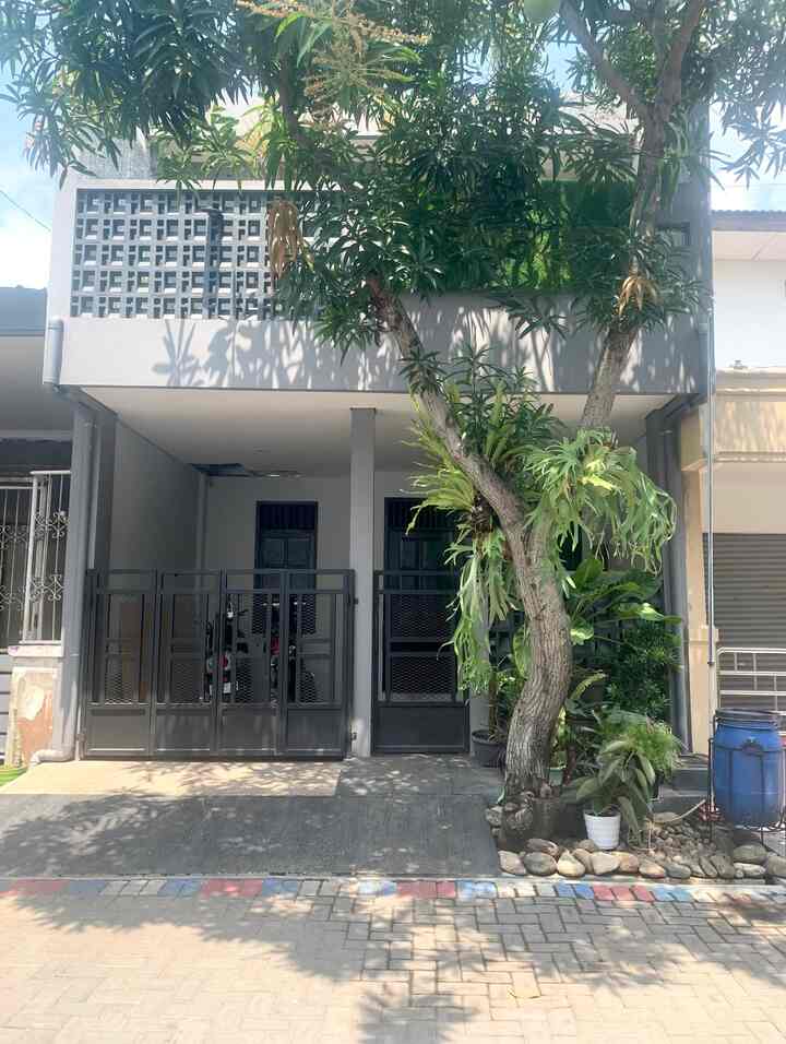 Pagar memang menjadi bagian dari tampilan fasad dr suatu rumah. Maka dari itu tema pagar disesuaikan dengan tema rumah. Di nasr.living pagar menggunakan hollow dan expanded dengan di cat hitam, di desain minimalis agar menyatu dengan tampilan fasad rumah
#expanded
#hollow
#InspirasiPagar
#PagarStyle
#inspirasirumahminimalist