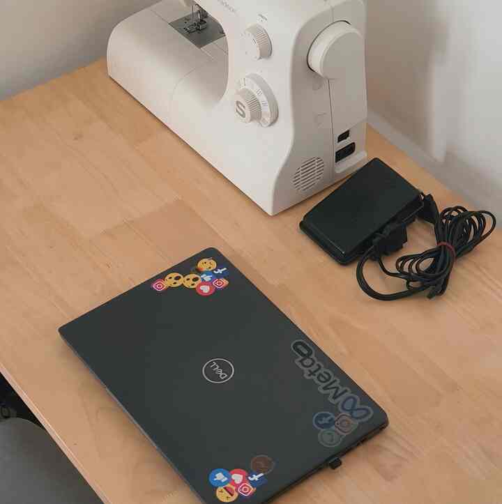 Home Office Year by Year Transformation.

Akhir 2021, kami hanya punya kayu FJL sebagai meja kerja kami. Hari demi hari, bulan demi bulan, meja kerja kami mulai terisi dengan monitor stand, ambalan, dan juga lampu. Namun yang bikin perubahan menjadi terlihat beda adalah dengan penambahan ambalan dan juga lampu yang memberikan vibe unik di meja kerja kami.

#SmallChangesBigImpact #InspirasiRenovasi #MejaKerja #WorkOffice #WorkSpace #HomeOffice #HomeOfficeIdeas #LightingIdeas