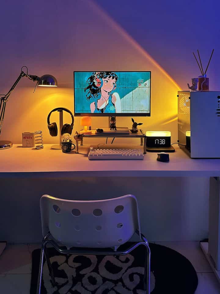 Hangatnya Suasana di Meja Kerja Angka House ✨
-
Meja Kerja ini dirakit sendiri / custom , kaki meja kita dapatkan di barkas ( barang bekas ) di repaint menjadi warna putih dan top table kita memesan di Jepara kayu jati utuh yang dilapisi sticker interior berwarna putih
-
untuk menambah kesan hangat kita menggunakan lampu belajar dari IKEA yang bisa di adjust arahnya , sunset lamp ( lampu yang bisa dirubah” warnanya sesuai keinginan kita dengan mengganti mikanya saja ) , digital alarm yang ada lampunya bisa di adjust warnanya juga , warna biru terkena pantulan dari aquarium disudut jendela menjadi kesan cool + warm 
-
suasana sore menjelang malam menjadi lebih dramatis ketika lampu” kecil dihidupkan 


#light #lamp #lampuminimalis #lampumeja #lamputidur #aesthetic #angkahouse #mejakerja #inspirasimejakerja #minimalis #mejakerjaminimalis