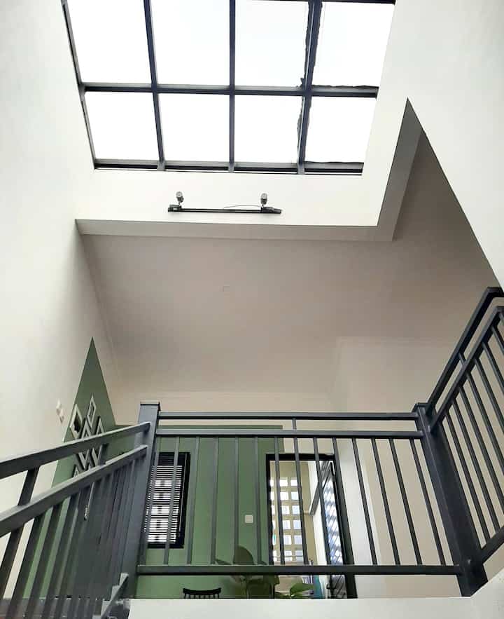 Awal menemukan rumah ini karna;
* denger temen ambil rumah disini
* masih seputaran daerah tempat tinggal 
* ga jauh dari rumah org tua
begitu mama bilang masa sih ga bisa punya rumah? coba diniatin, cek lgi tabungannya buat DP, itung2 lagi, akhirnya Alhamdulillah ada rejekinya punya rumah ini dan dari yg cuma 1lantai dengan 2kamar tidur akhirnya berproses jadi 2lantai dengan 4kamar 


#Minihousetour #Ceritarumahku #Rumah2lantai #Tanggaminimalis #Skylightpolycarbonate #Industrialstyle #Estetikcorner