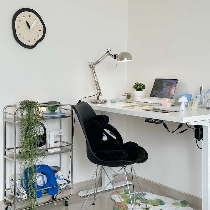 pojok mejaku 🍃

#IdeDekorDesk
#Bahan Meja
#Penataan Meja
Dari #KeyboardBluetoothEste
#DekorasiMejaKerja
Dari #SpreiEste
Dari #TanamanHiasEste
Dari #KarpetEste