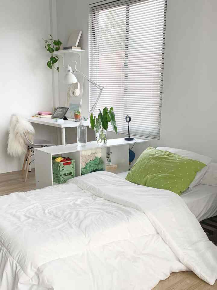 #kamartidur #bedcover #raksekat #tirai #lampubelajar #spreipolos #lampusunset