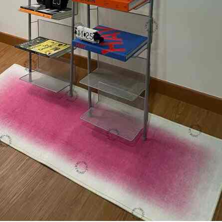 ombre pink loop pile rug / keset karpet