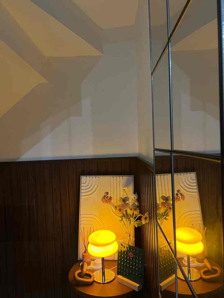 “Inspire Your Online Neighbors with Your Aesthetic Space!”

#MyHouseInspiration #KacaEstetik #wallpanel #lampumeja #walldecor #kalenderestetik #bungaartificial #pewangiruangan #NightVibes #mejakayu #bawahtangga