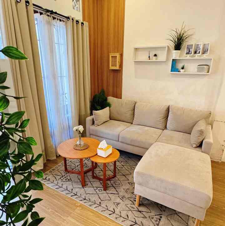 Tema utama dari style rumah NZhomes adalah
Scandinavian minimalis ☺️

Disetiap sudut ruangan ditambahkan pvc wood agar berpadu dengan tembok putih
Dan juga dengan tambahan aksesoris warna coklat,hijau.. 

#kitchenset #livingroom #sofaminimalis #plavonpvc #scandinavian #minimalis #rumahscandinavian #rumahscandinavianminimalis