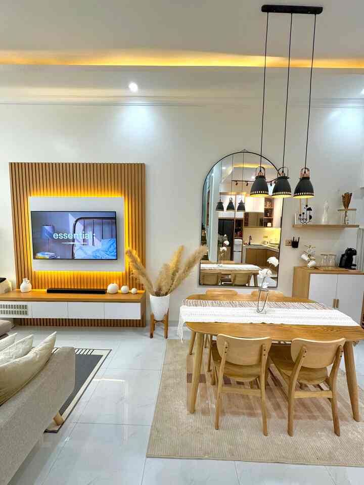 #MyHouseInspiration#ruangmakanruangterbuka#lampugantungminimalis#cerminarchbesar#potterazzominimalis#ruangmakanminimalis#mejamakanminimalis#lemarikayu